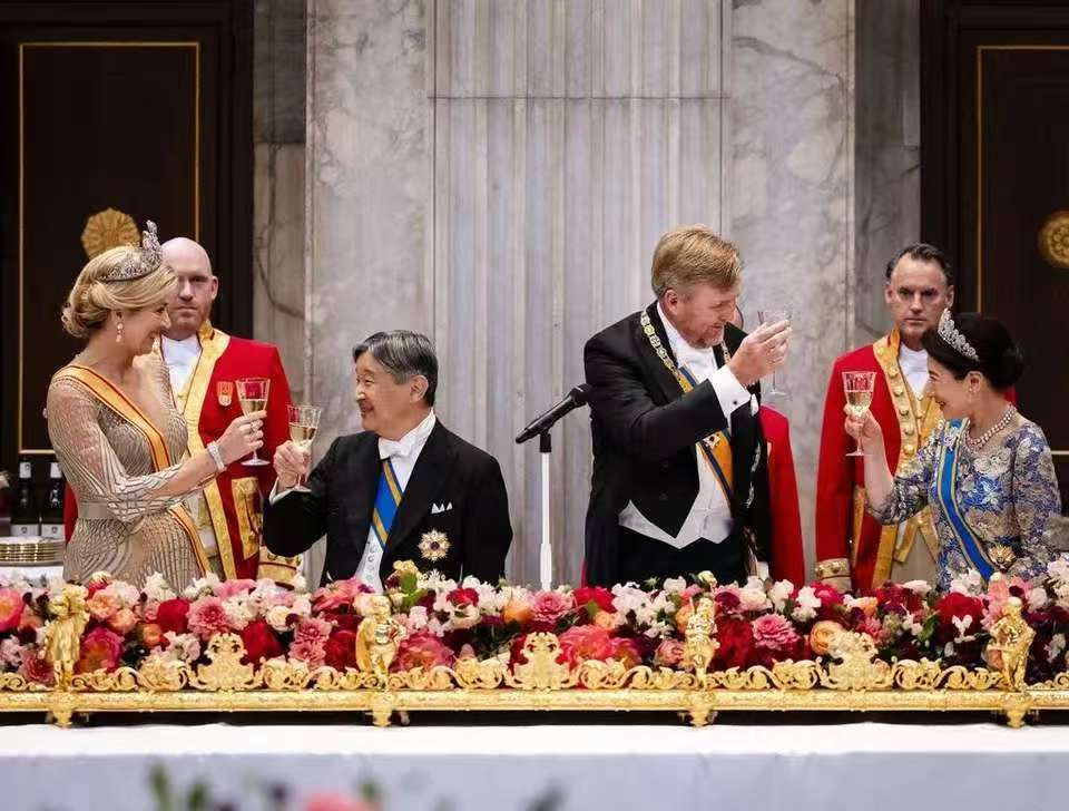 世界上还剩下几个君主立宪制国家，国王天皇这些都是吸食民脂民膏血汗钱的国家寄生虫。