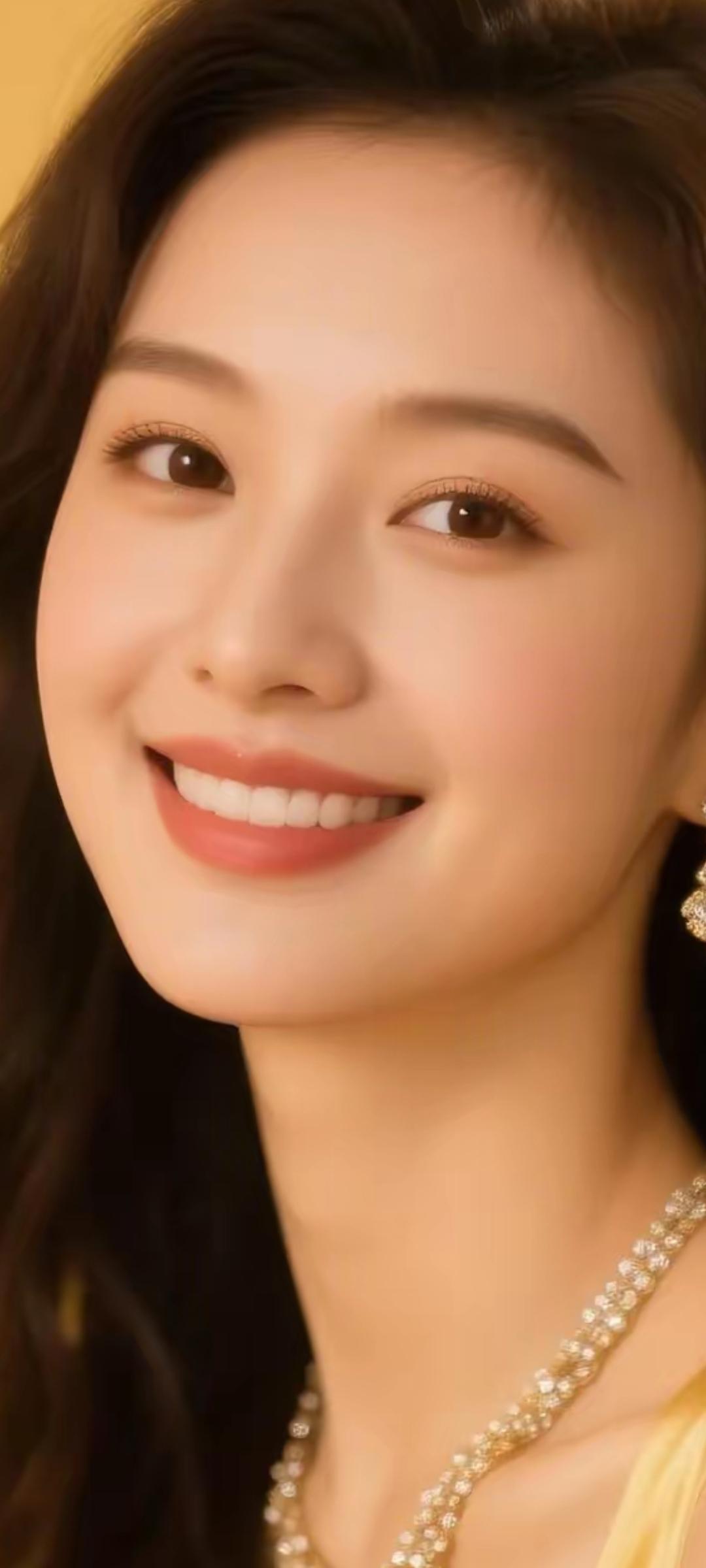 微笑如阳光，闪耀如珠宝✨