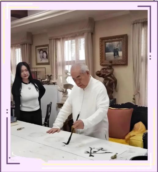 恭喜德艺双馨宝刀不老的老艺术家范曾，以87岁高龄喜得贵子，荣获能生多生全国先进个