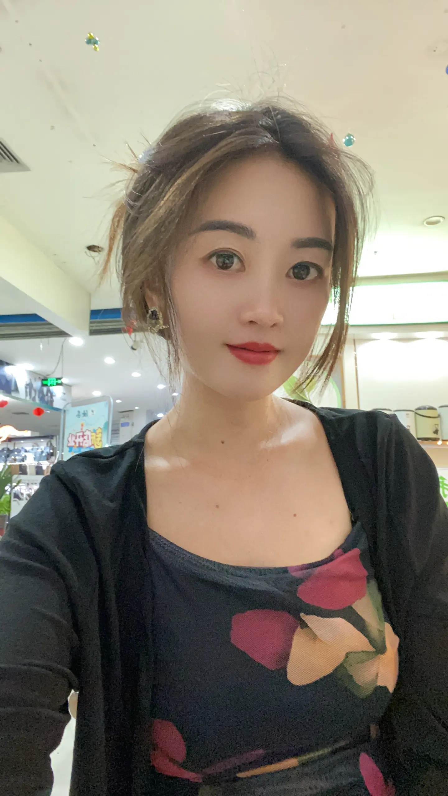 把头发扎起来