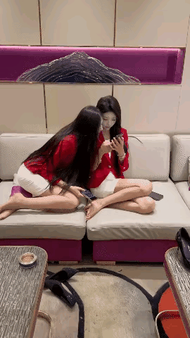 她俩谁更是你喜欢的类型呀？