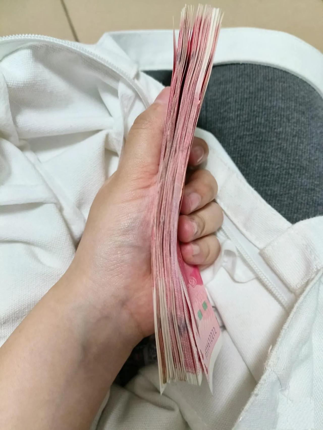 中秋回娘家给多少合适，给 500 会不会太少
广西的姐妹们你们中秋回娘家都给多少