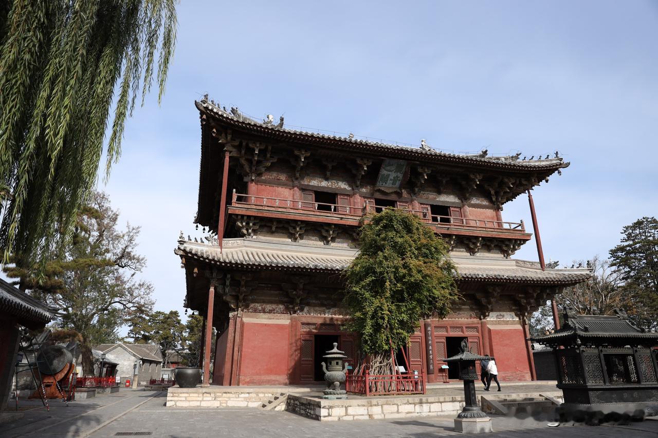 天津蓟县独乐寺，是现在我国仅存的三大辽代寺院之一。其实这座寺庙始建于唐代，是辽代