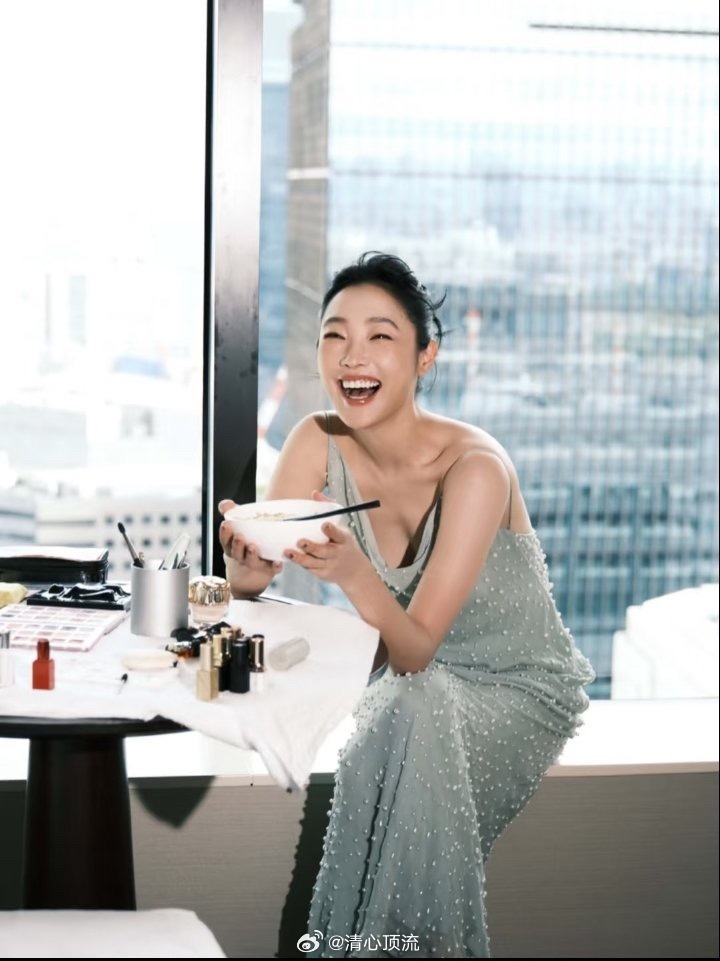 疑似白百何朋友圈？《春树》是白百何担任一番主演，王传君担任男主角，目前尚未上映，