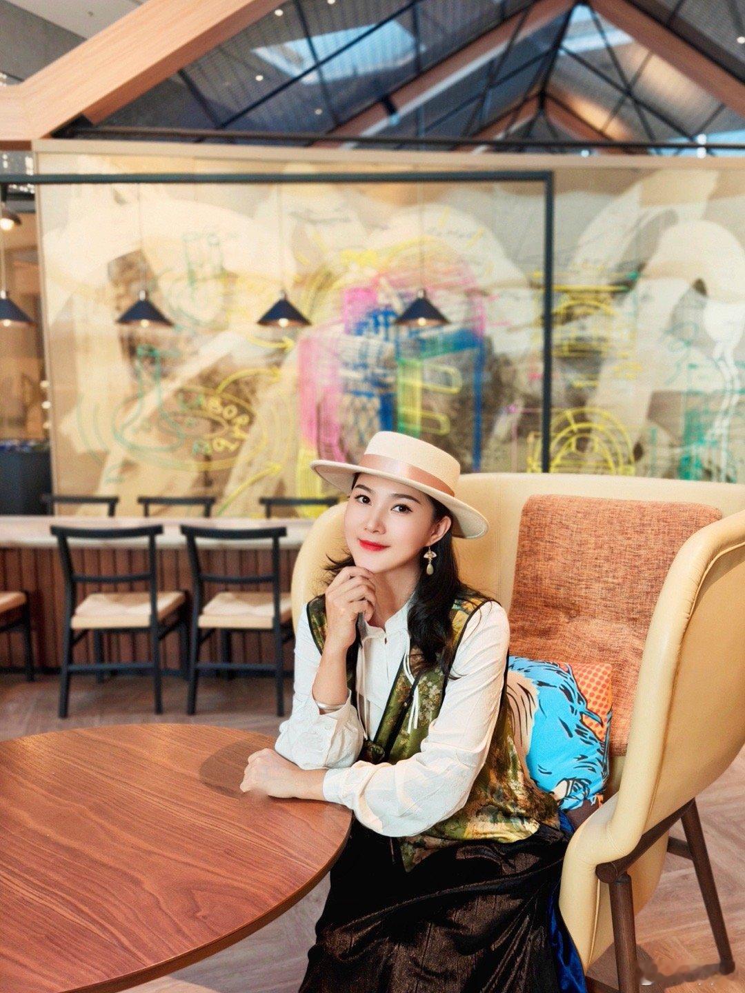 #北京旅行##北京探店# 入住酒店大概是最容易实现放松计划，就像换了一个地方来体