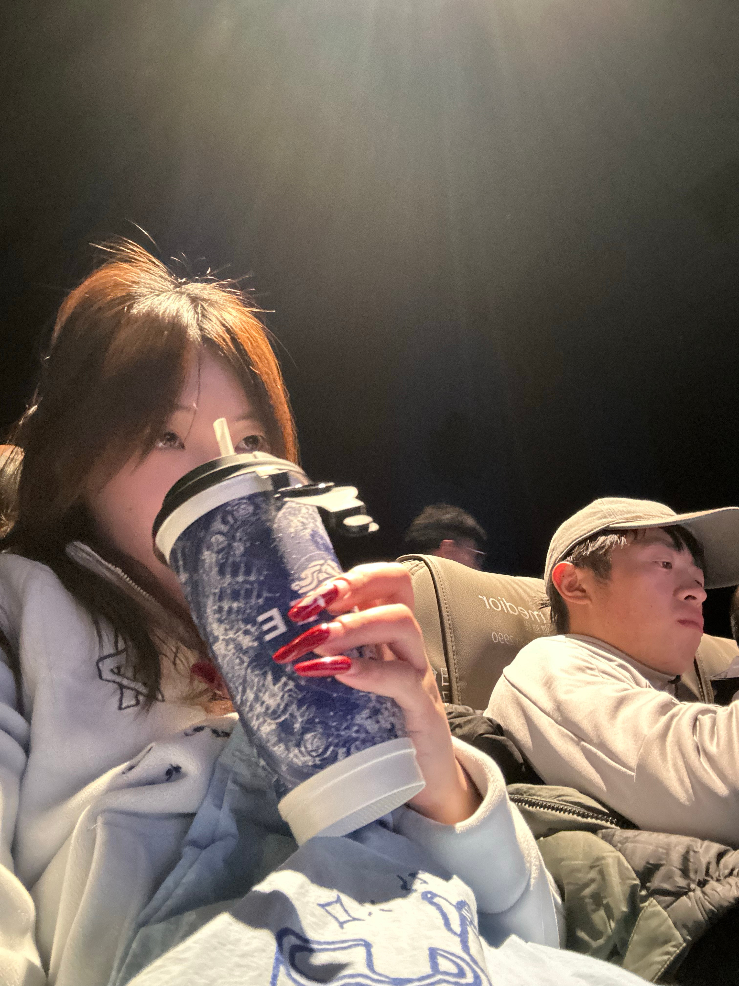 这杯白雾红尘电影还没播完就成尿了 