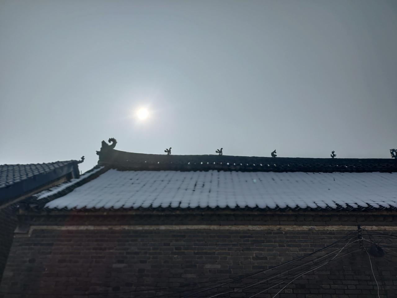 人这一辈子想怎么活就怎么活，
从没有标准答案，
也不用使劲追赶别人的脚步。
认真