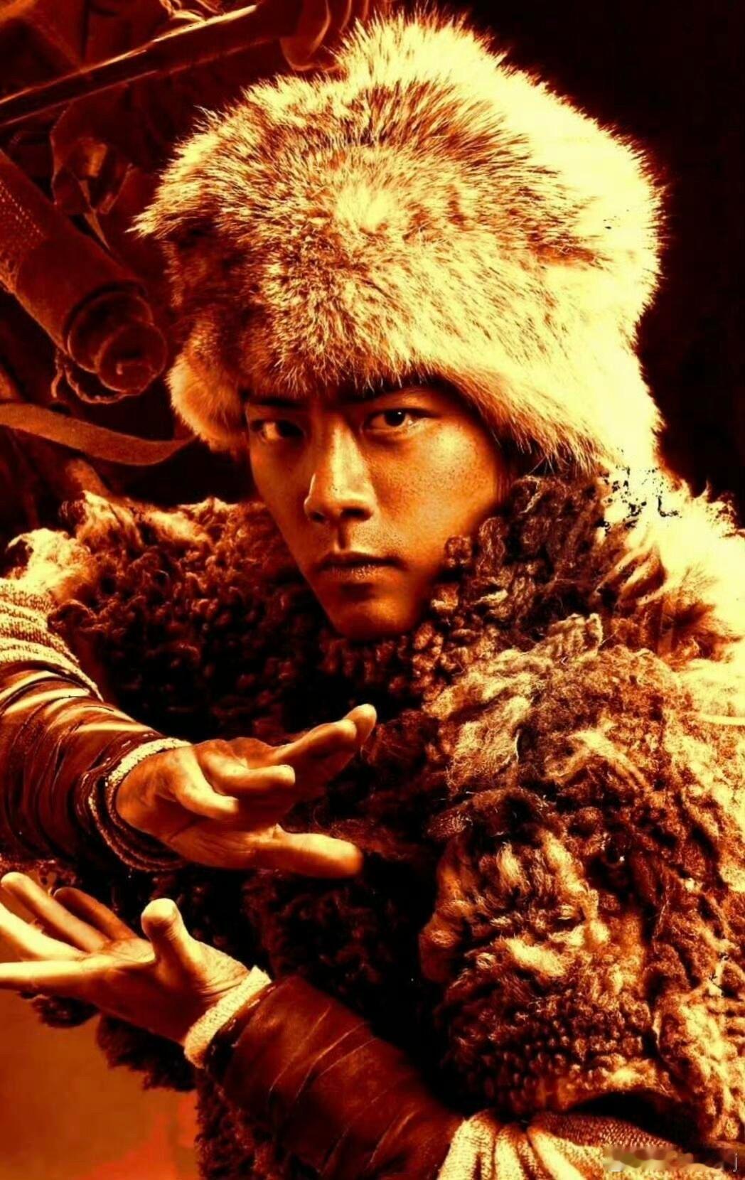 肖战版郭靖造型 就挺意外的，以前想象不到他郭靖的样子，现在又觉得他很适合郭靖，他