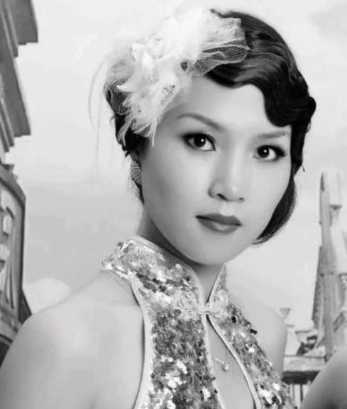 顾祝同执行军务，路过家乡，偶然想起结发妻子，于是回家去看望，谁知进门见妻子肚皮鼓