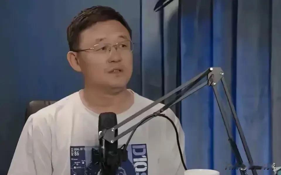 有见解！荷兰1:2英格兰，无缘决赛，专业人士孙继海点评一针见血[玫瑰]
1. 荷