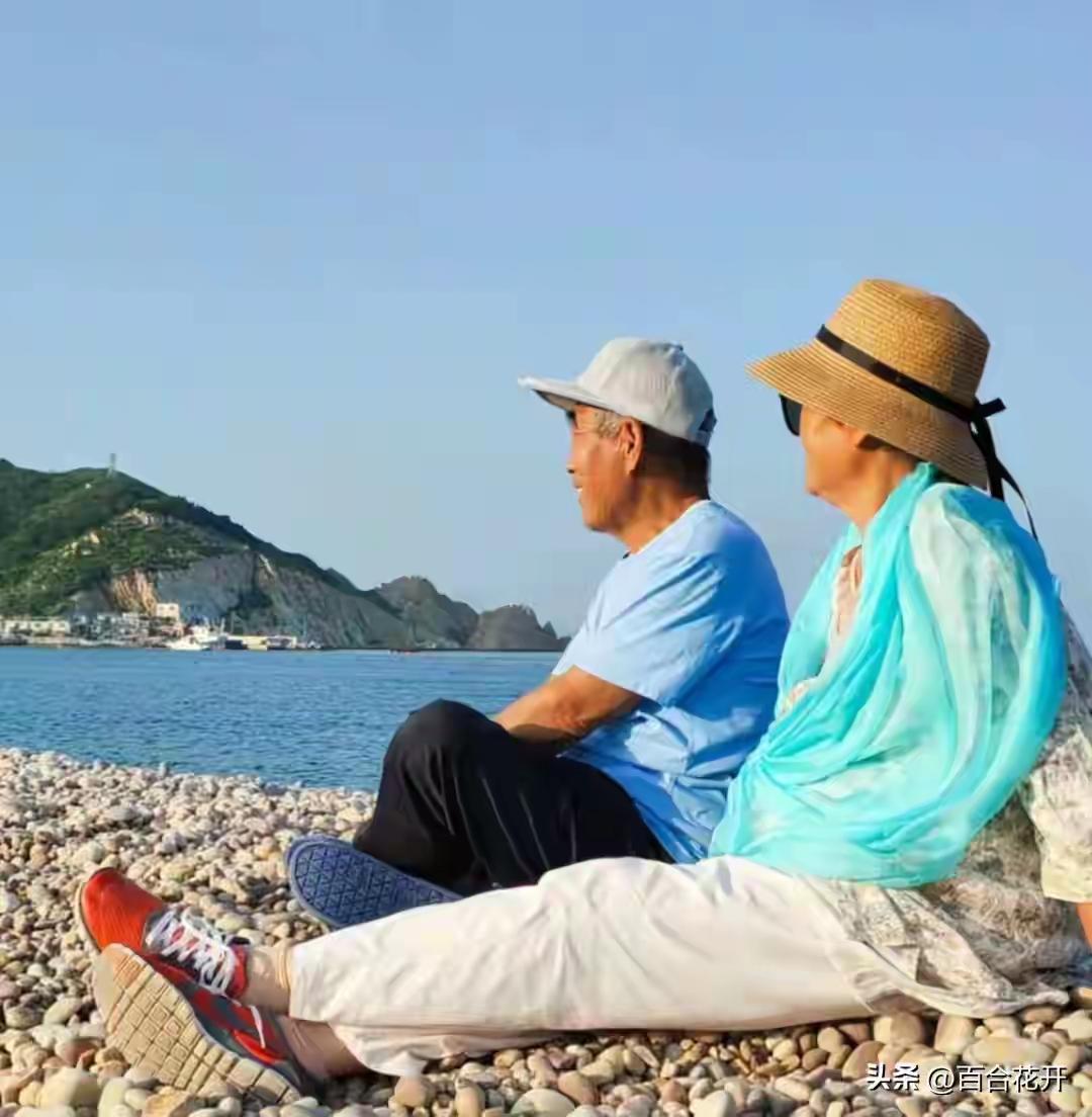 晚年活得有尊严、够体面，紧握这6个核心，早做准备心不慌
人到晚年，最大的幸福并非