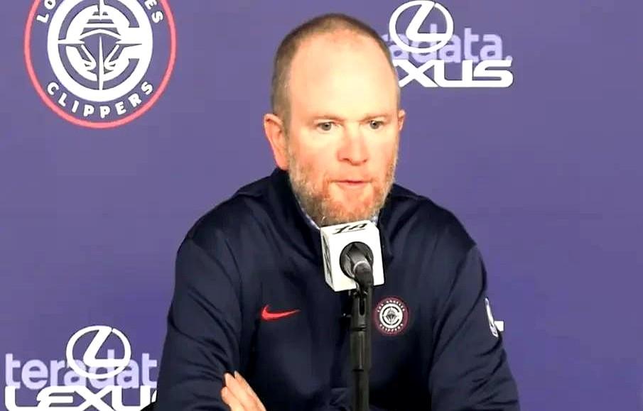 快船休赛期的签约：布拉德利-比尔（因伤赛季报销）、克里斯-保罗（分道扬镳）、布鲁