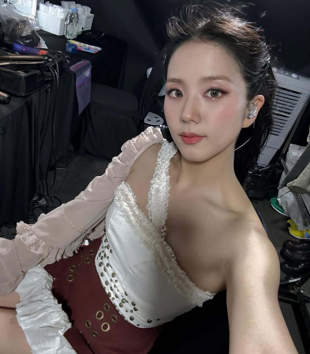 kimjisoo[超话] 🖤🩷🖤 ​​​
