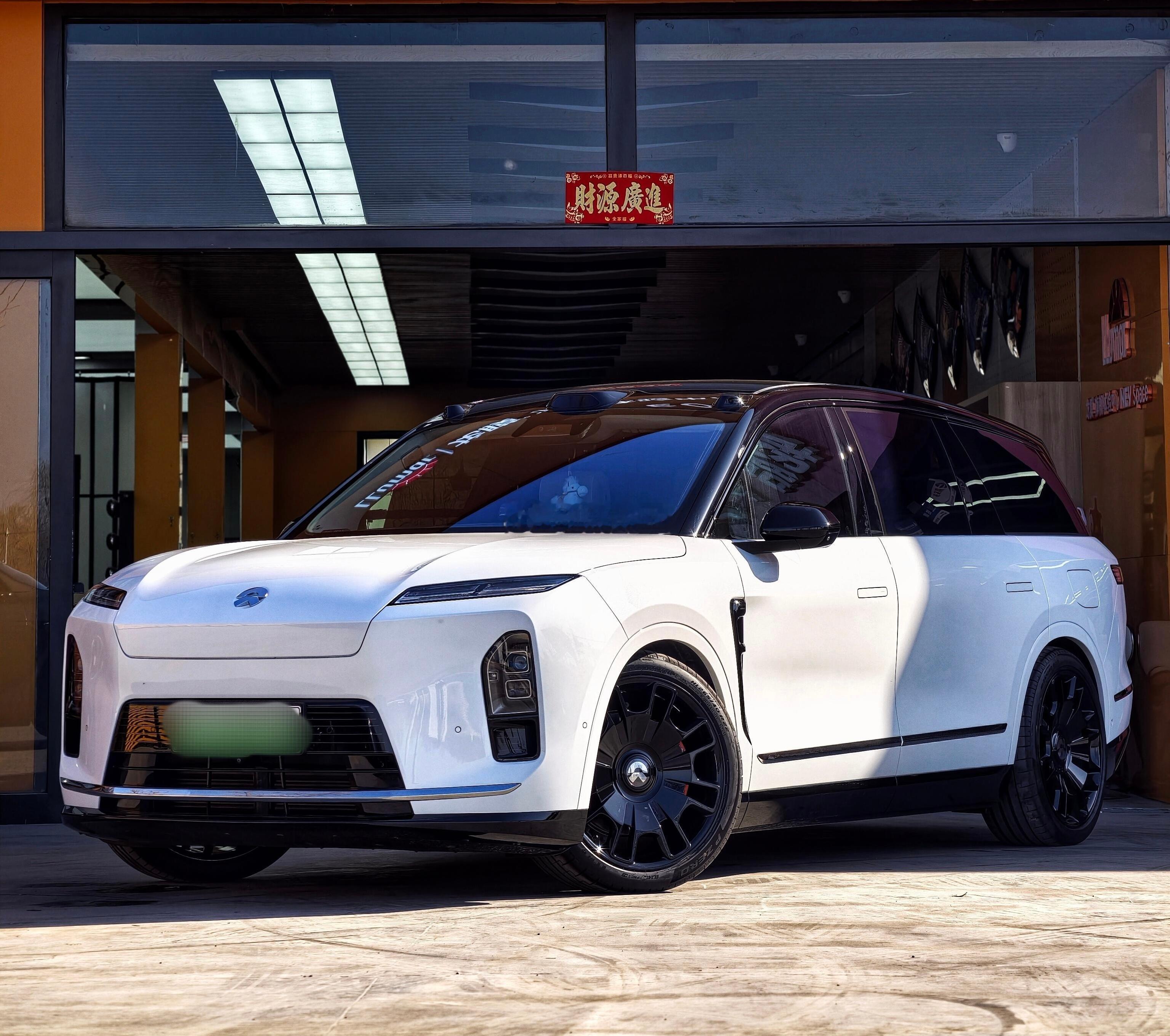 晒出你的新鞋、 蔚来 ES8换上锻造轮毂，车主：这钱花得值！ 🤩 TLFW ?