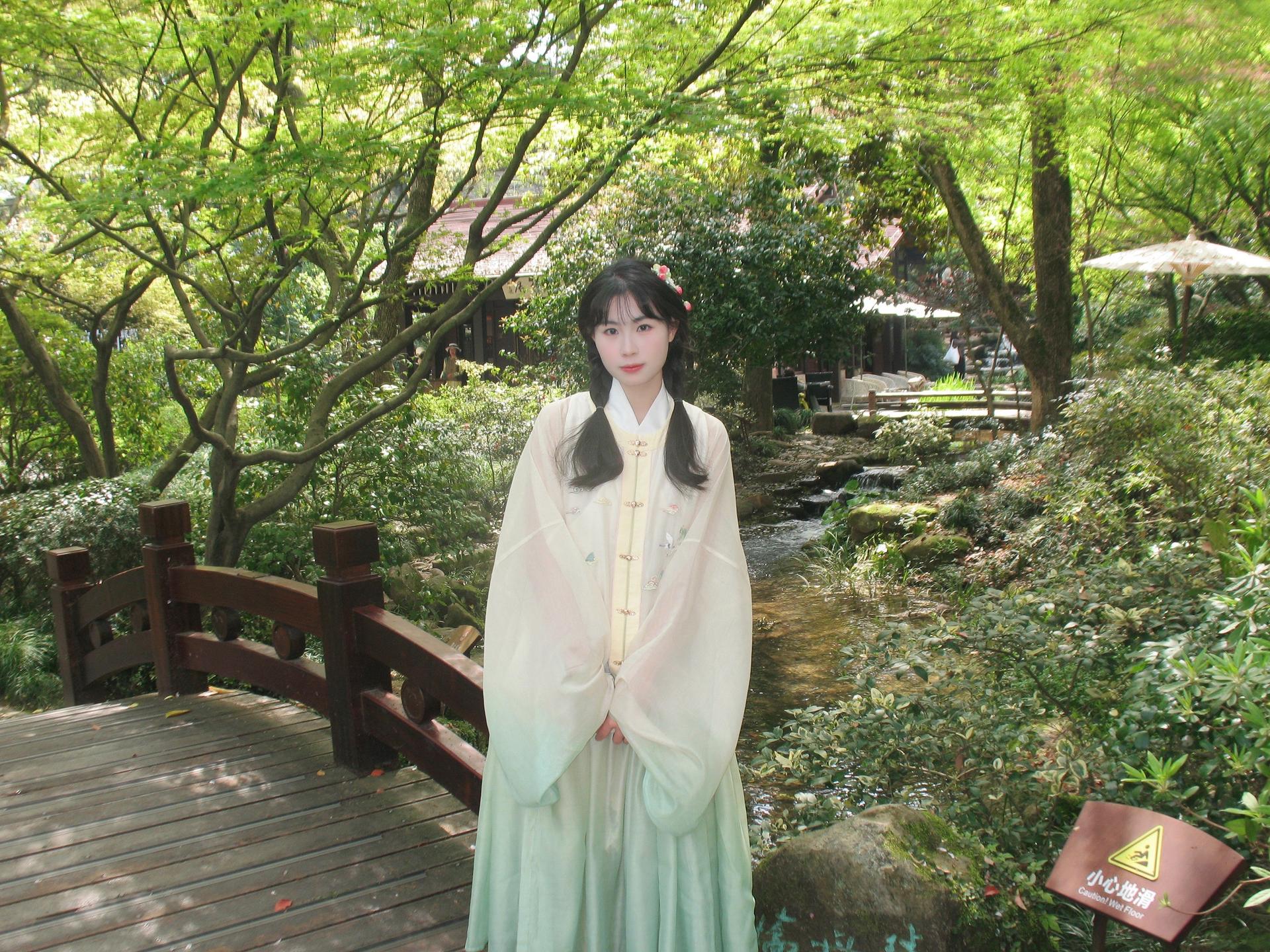 又是一年采茶记这身绿绿的也太适合逛茶博啦