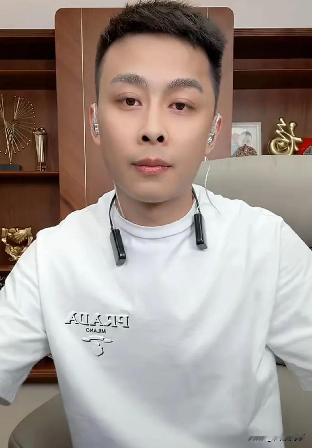 洋洋洋回归讲诉车祸以及母亲去世！

                洋洋洋时隔三