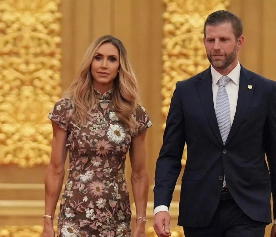 特朗普儿媳谈随团访华特朗普二儿媳劳拉·特朗普（Lara Trump)也随行随团访
