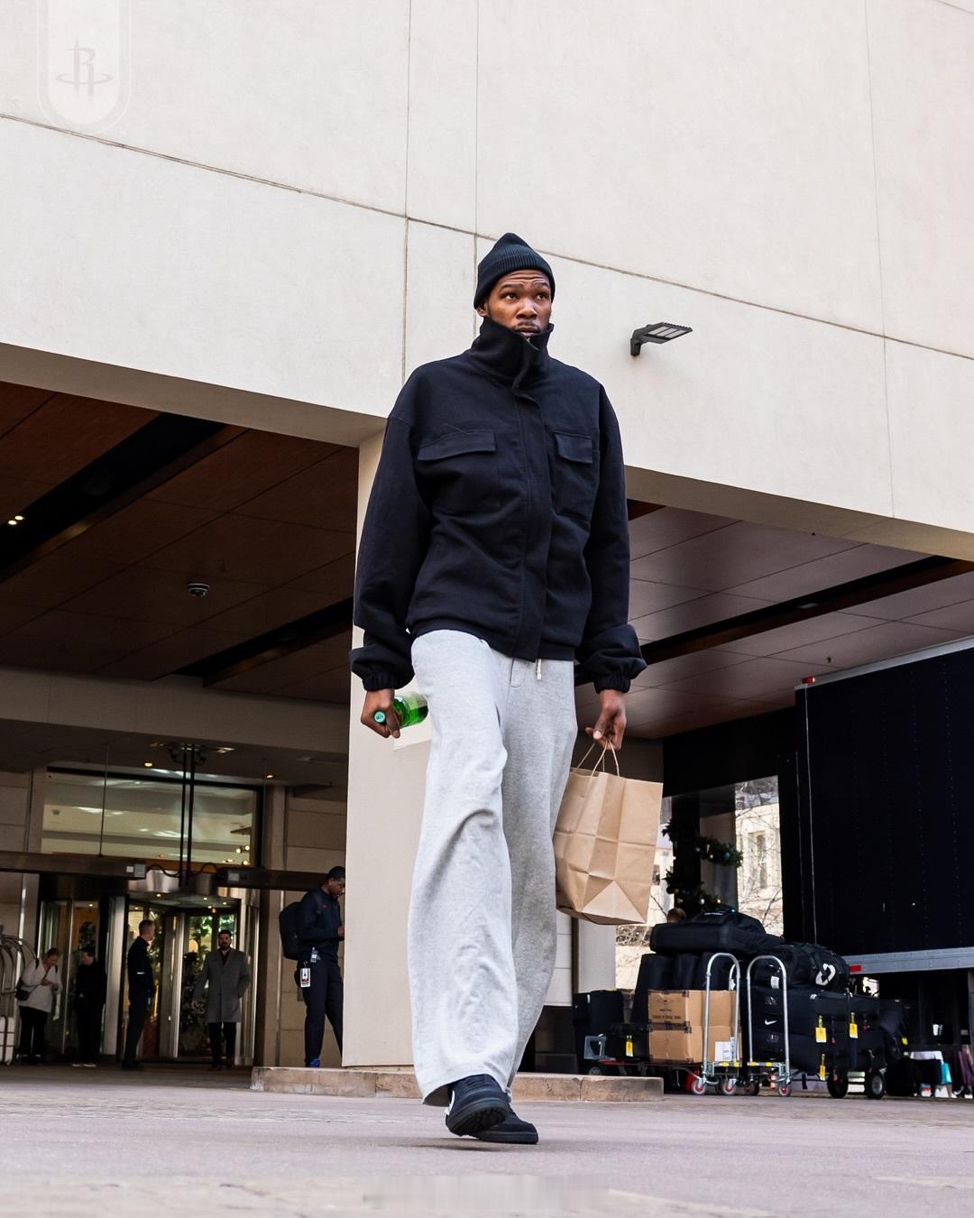 球员今日份OOTD休斯顿火箭火箭vs掘金篮球年末狂欢季