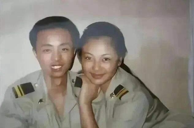 你能出来这个部队文工团女战士是谁了吗？没有美颜，没有滤镜，也这么美呀