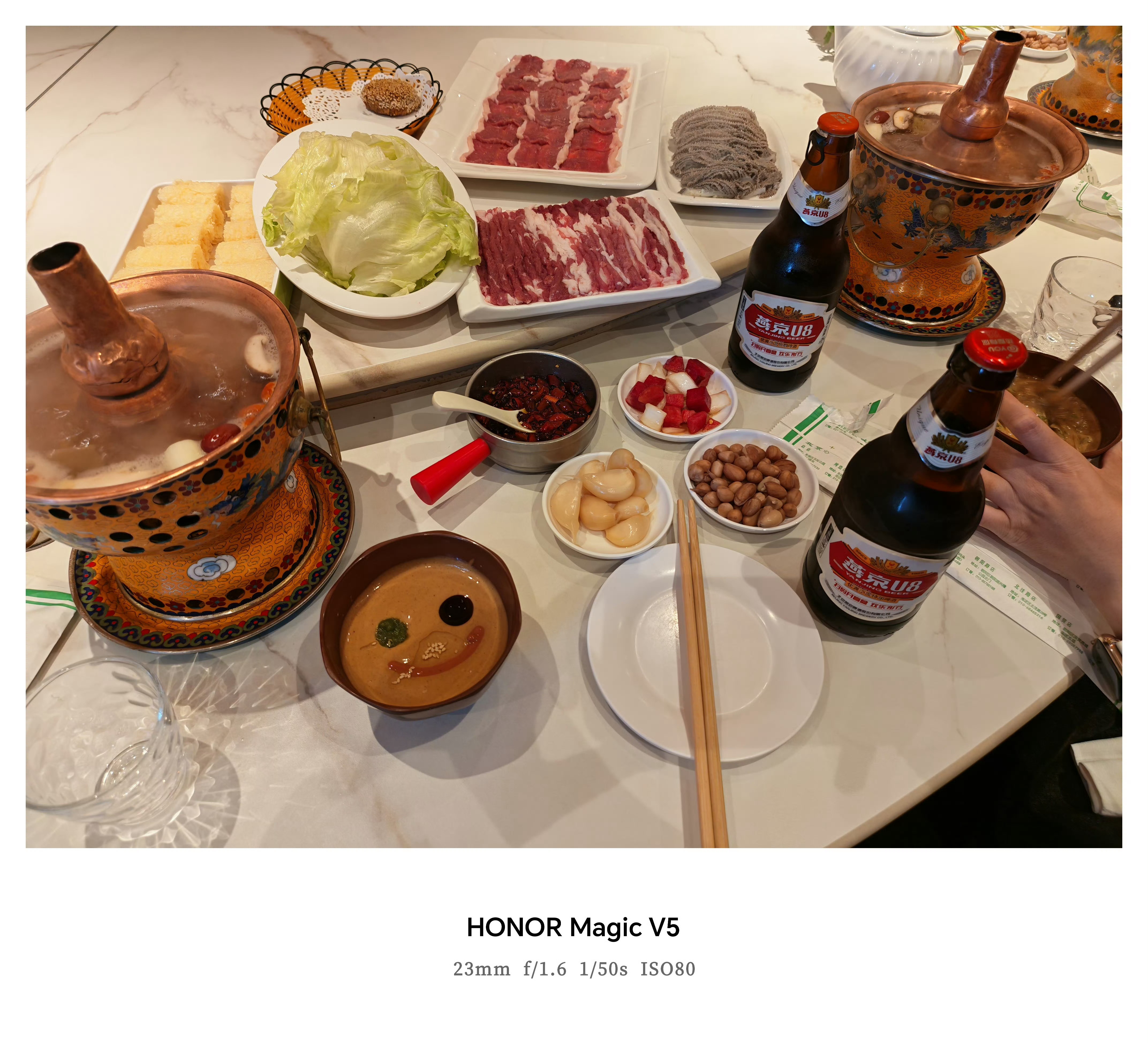 吃火锅要先涮这种食材第一口必须先吃肉，因为第一口也是最香的，等吃的差不多了再涮点