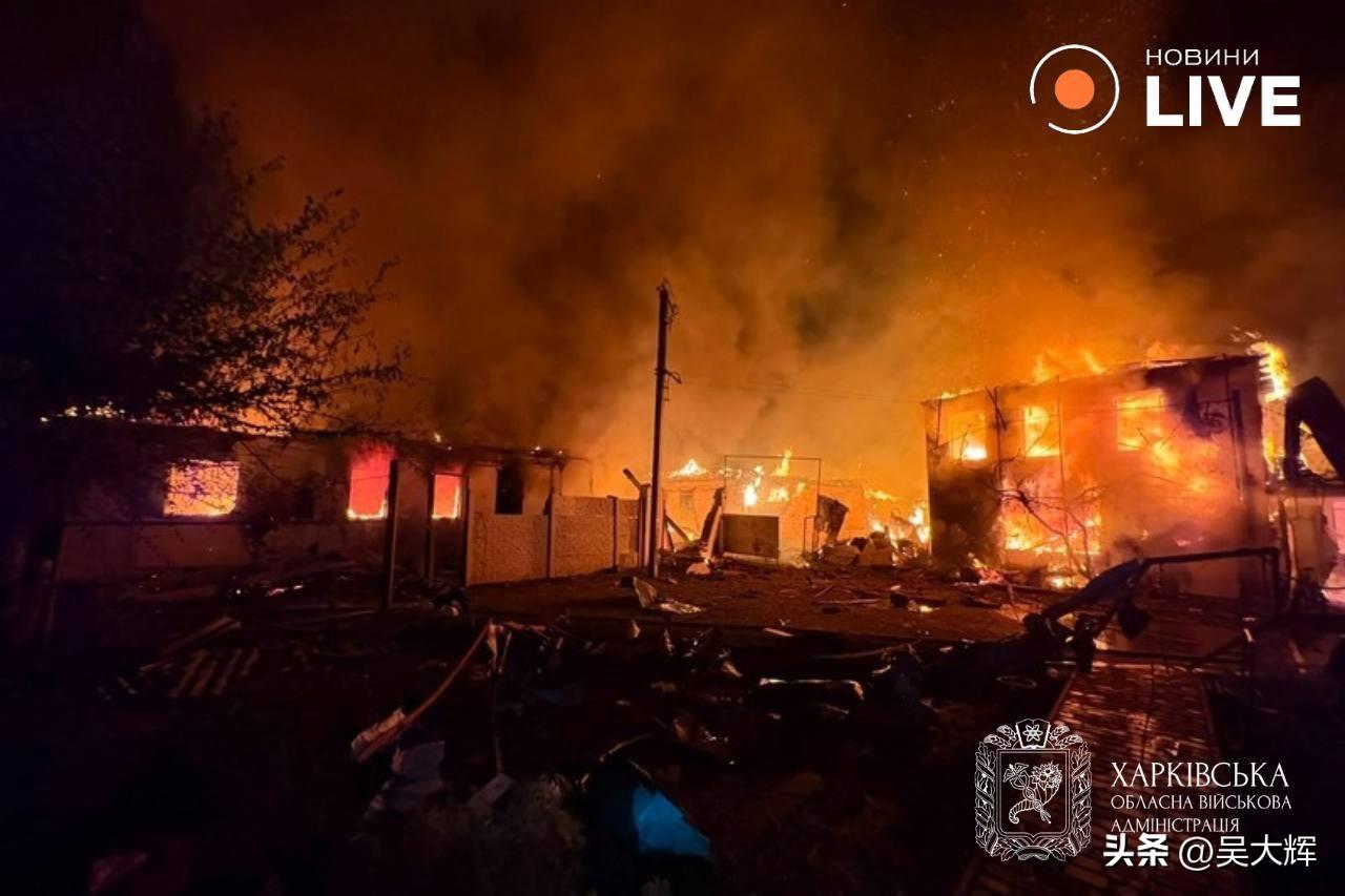 俄罗斯袭击哈尔科夫州巴拉克利亚市，8人受伤，其中包含儿童。

乌克兰无人机袭击克