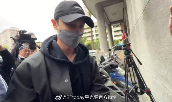 经纪人证实王子没有复出计划 针对外界一直关心的王子复出传闻，经纪人出面作出回应，