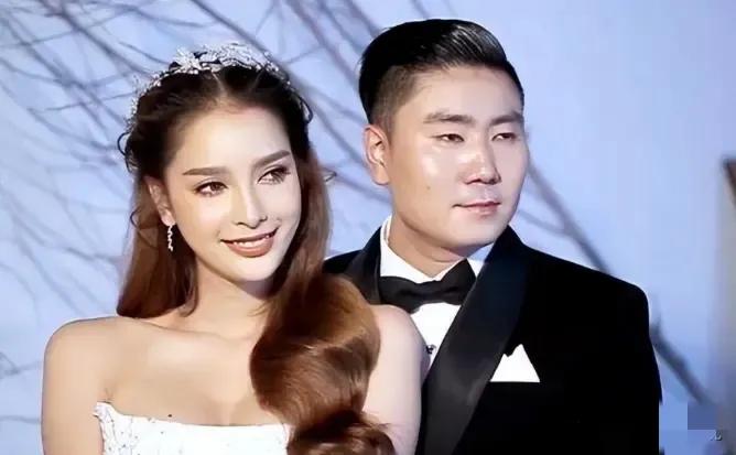 2014年，北京爷们儿鲍玺不顾亲戚反对，和泰国“最美变性人”妮莎结婚，如今自爆：