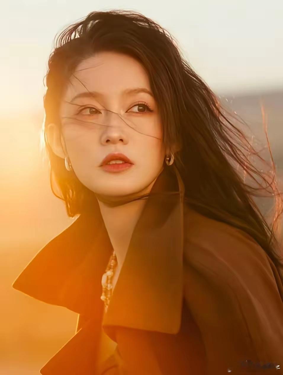 太戏剧了吧！李沁盲选剧本开机撞破男主是——胡歌激动到睡不着李沁这次是真没想到啊！