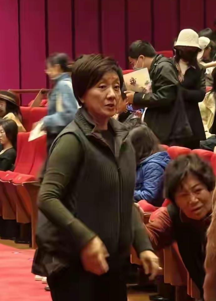 王铎：王熙凤来了，她想找谁呢？