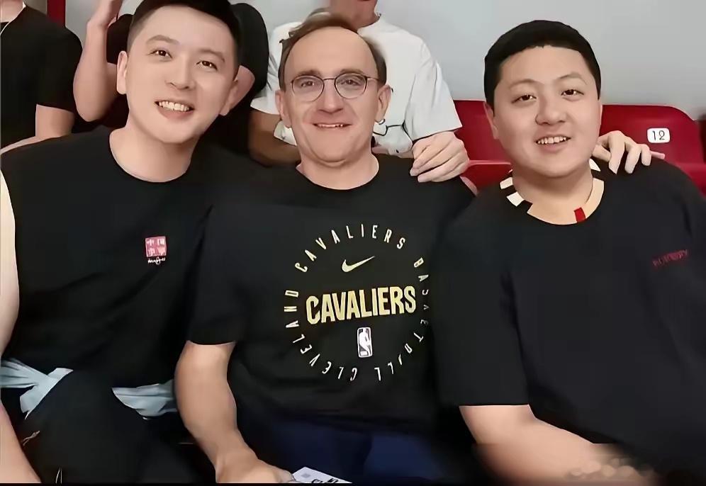 根据消息，辽篮将有两名外援来到球队试训。一个国内经纪公司提供，另一个是乌戈通过个