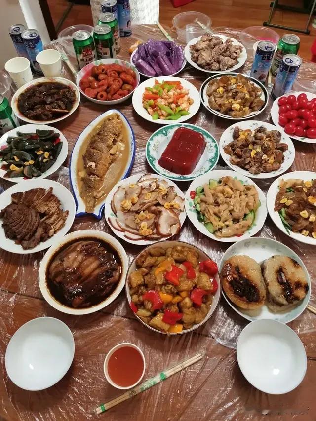 红烧肉，作为一道经典的中华美食，其色泽红亮、口感醇厚，让人回味无穷。而在制作红烧