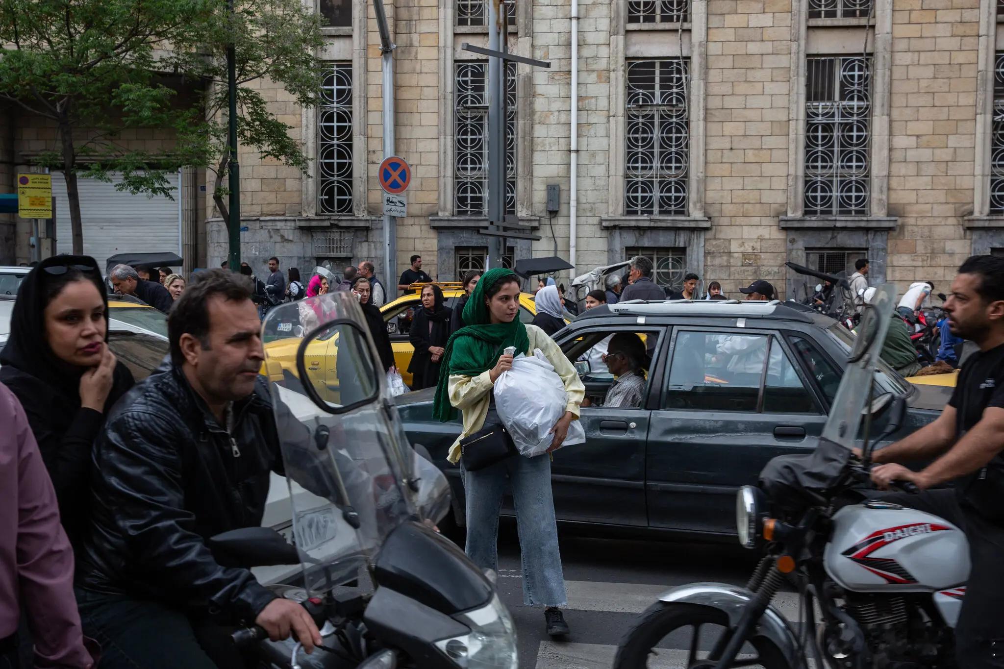 【在伊朗看来，特朗普率先退让，延长了停火期限】[看到最后，纽约时报露出了尾巴：苦