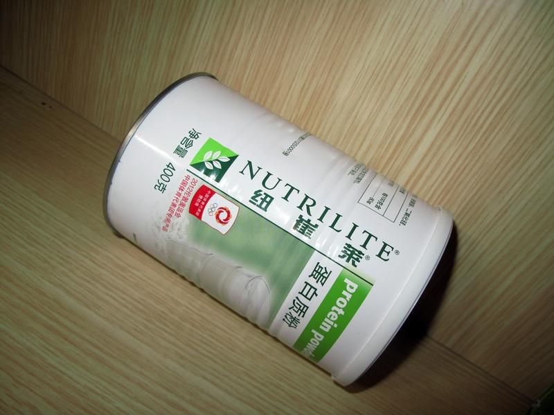 选蛋白粉得看自己的需求。要是日常健身，乳清蛋白粉就不错。它含的必需氨基酸多，消化