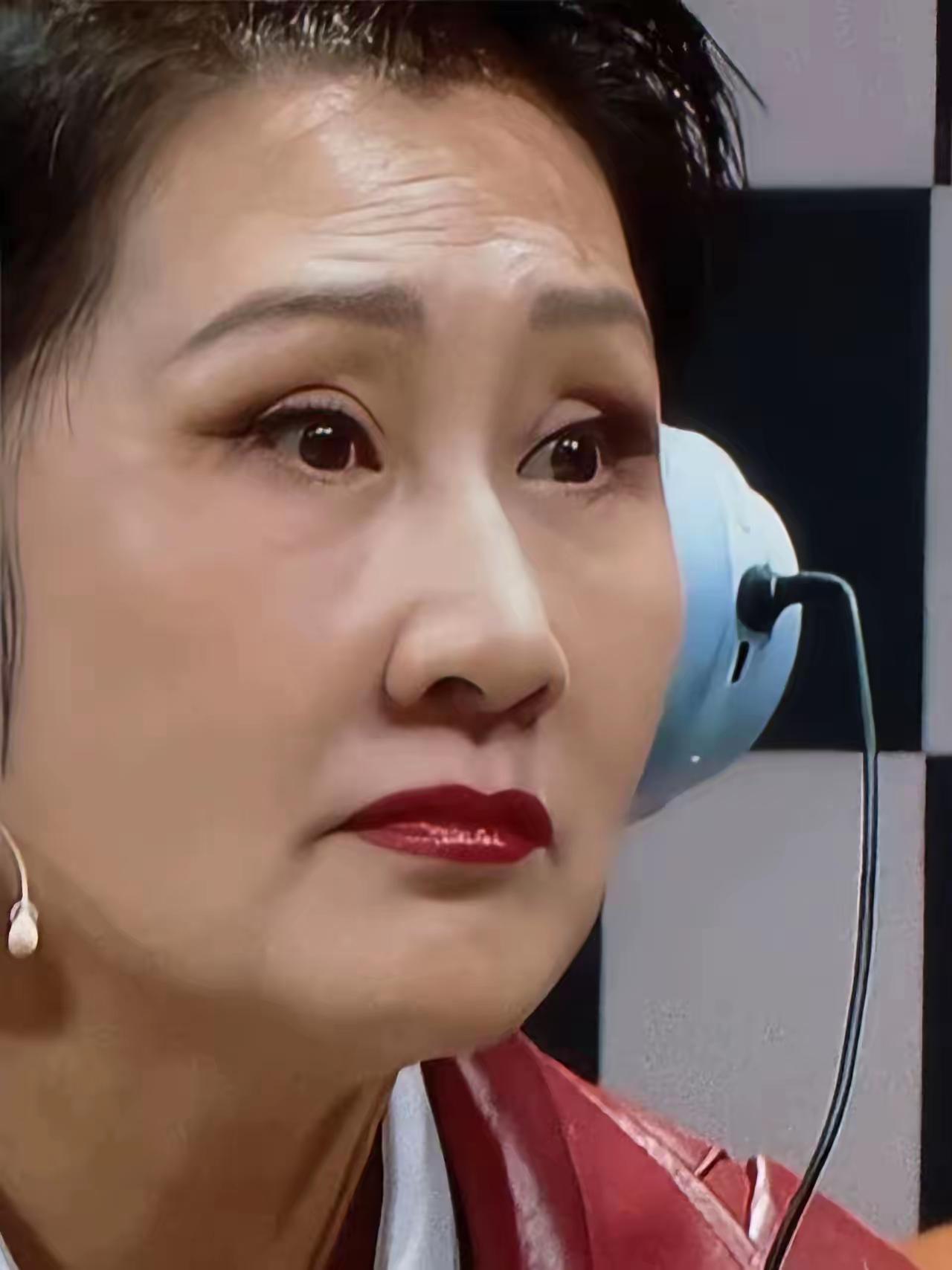 张凯丽的眼睛怎么了？当年演刘慧芳的时候多漂亮啊。