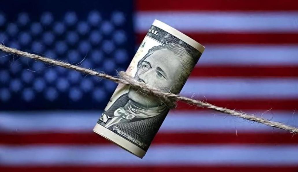 中国抛千亿撤退，日本和华尔街被掏空，特朗普的金融收割局正浮出水面


2026年