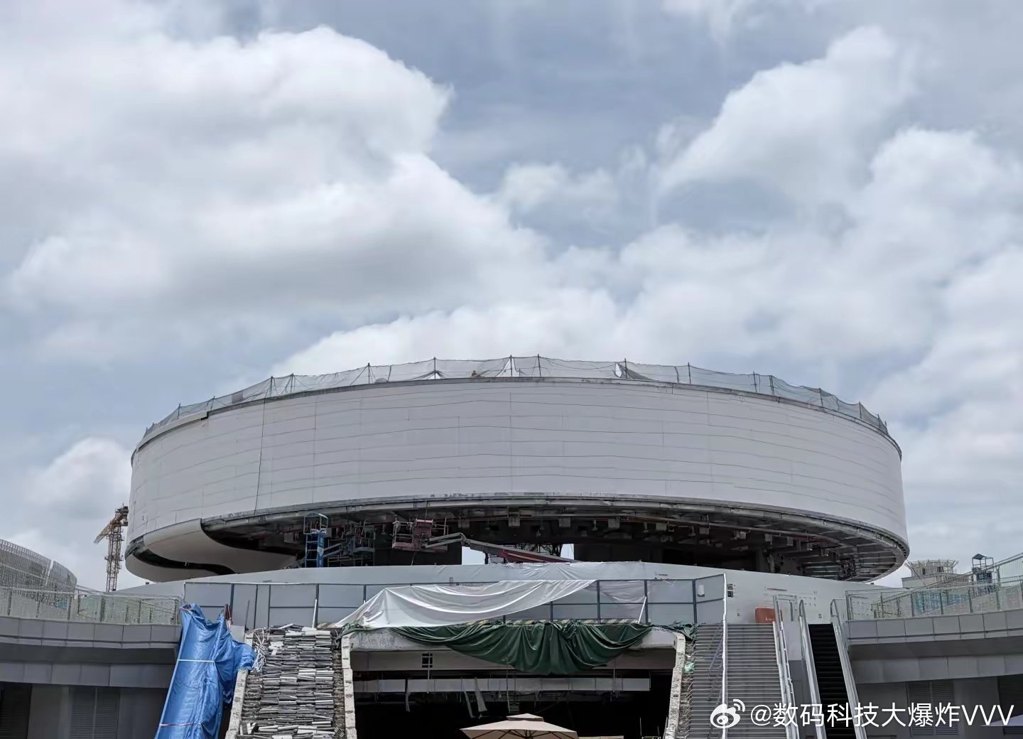 华为全球旗舰店开幕倒数100天广州塔高规格的全球旗舰店有望在11月盛大开业。作为