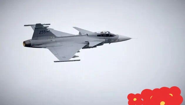 乌克兰预计将有150架鹰狮和100架阵风战机


泽连斯基2月9日在基辅航空学院