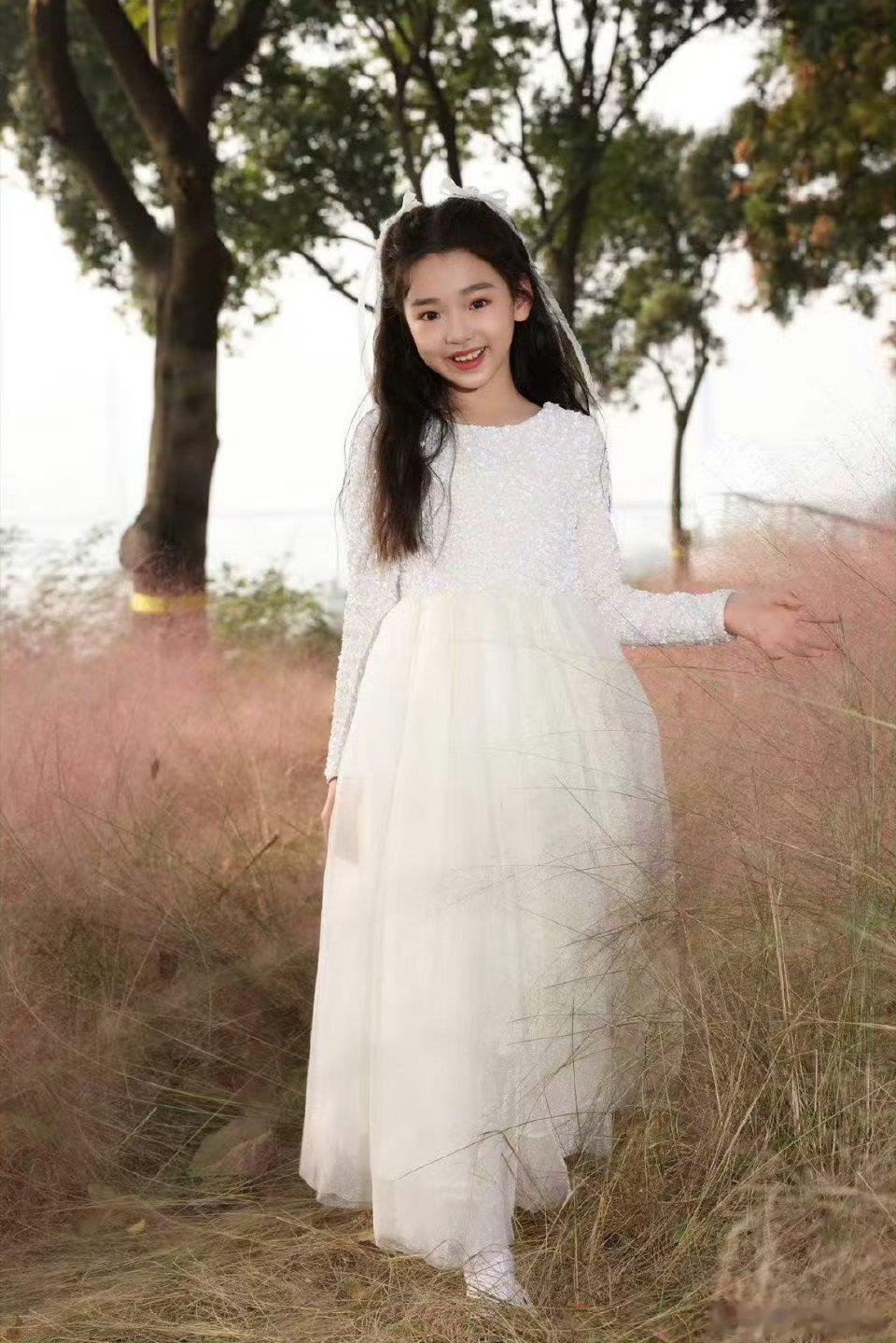 小酒窝张维伊一起上总台喜剧晚会第一次演小品就上总台 小酒窝也太厉害了，春节档喜剧