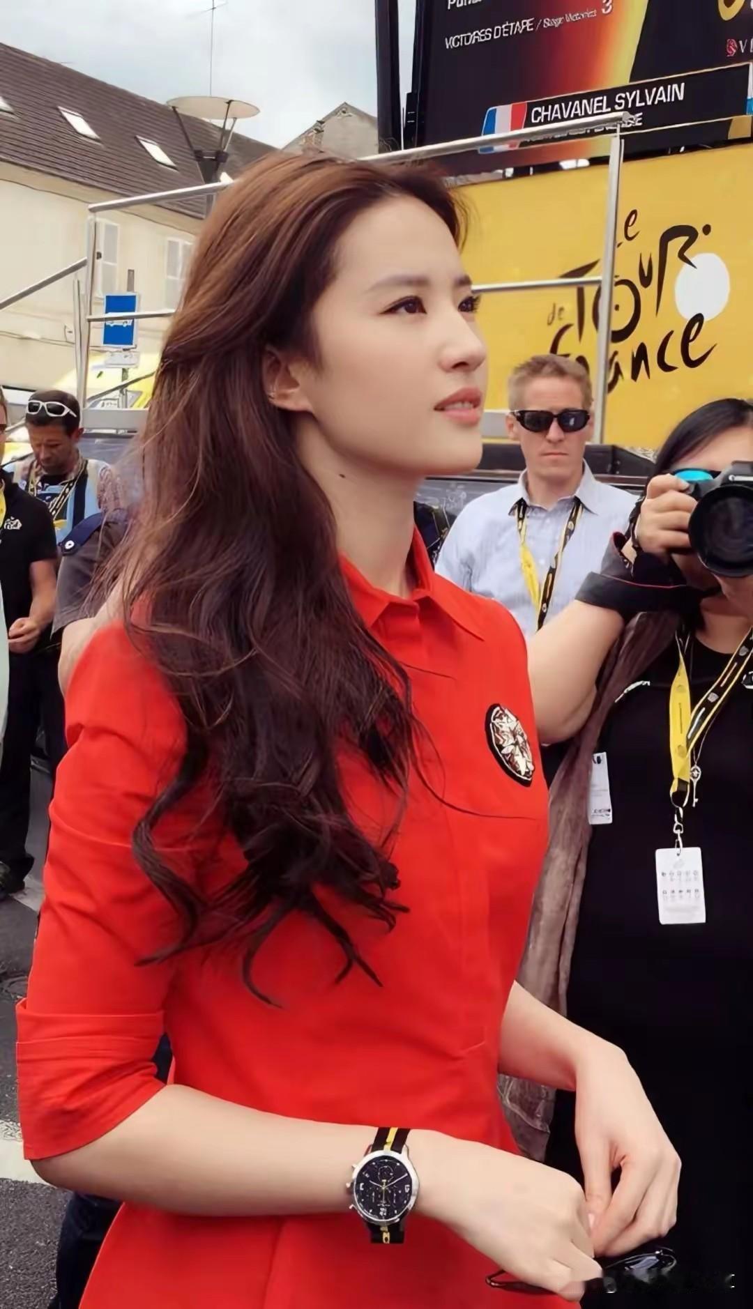 红装刘亦菲刘亦菲 明星 刘亦菲 刘亦菲​​​​ 刘亦菲高定 刘亦菲淡妆造型 刘亦