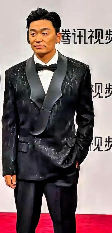 王宝强这辈子最亏的，根本不是错过56亿票房！
 
绝了！被经纪人瞒着拒掉《战狼2