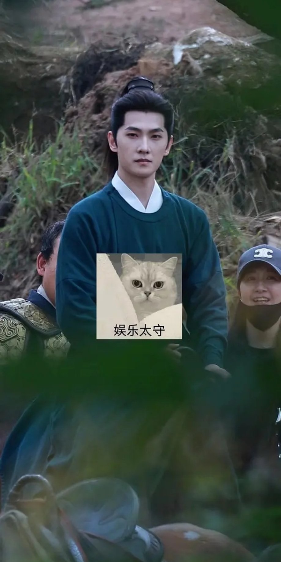 雨霏铃汪涵给杨洋神头套梳的太差了，简直和预告两模两样[允悲] ​​​