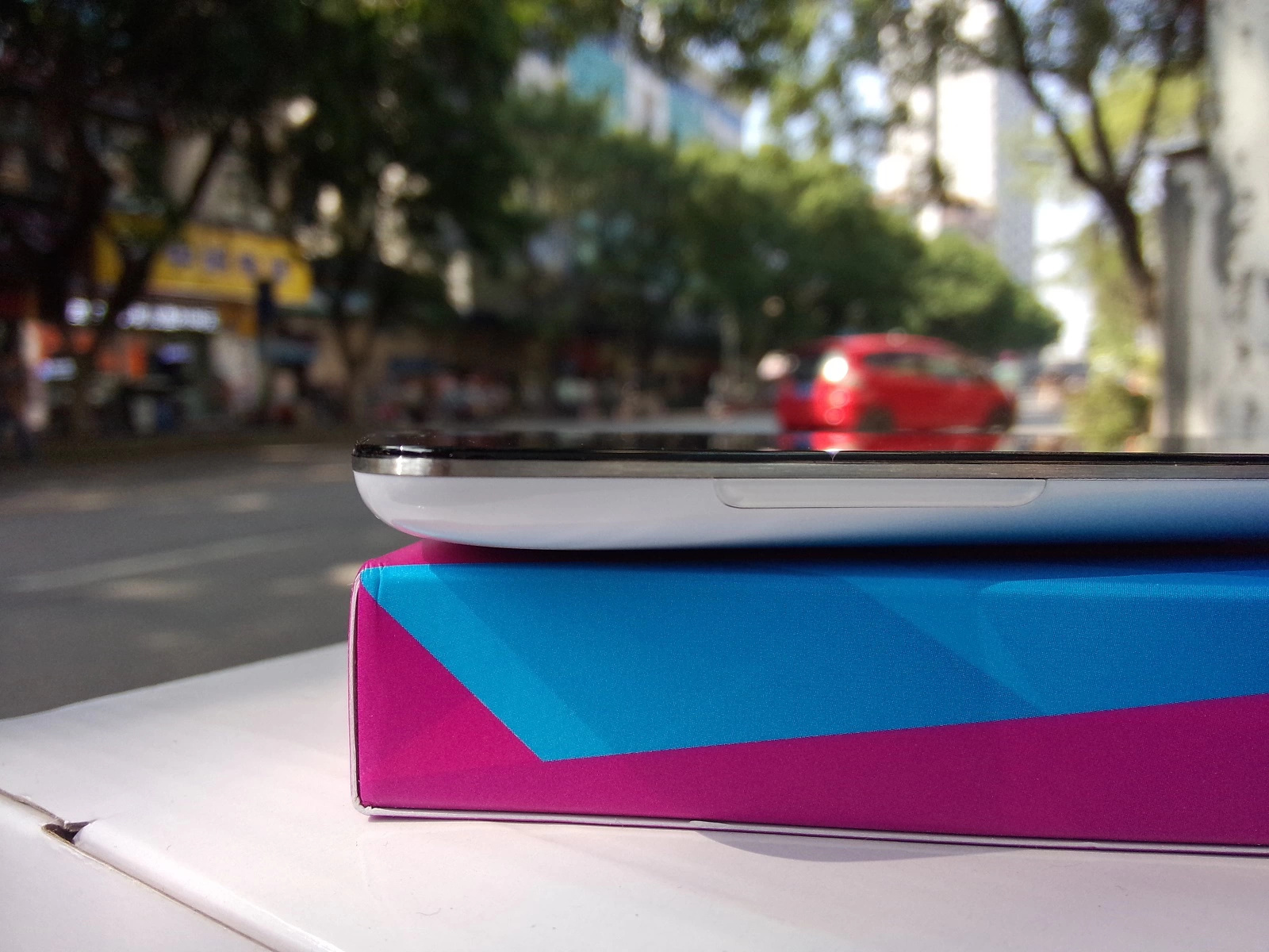 那年的 MX3，那个男人打磨出来的完美弧度。在那个还是塑料机身为主流的年代，MX