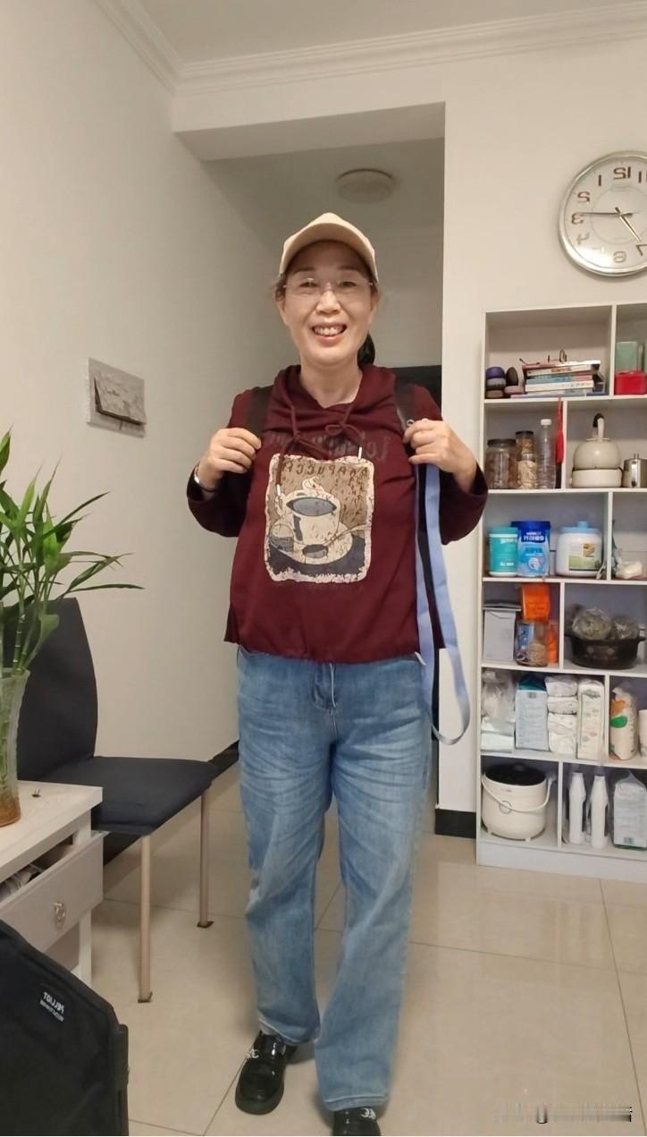 彭山出游
今早七点多便出了门，到九兴大道搭乘大巴前往彭山游玩。
成都今日天气欠佳