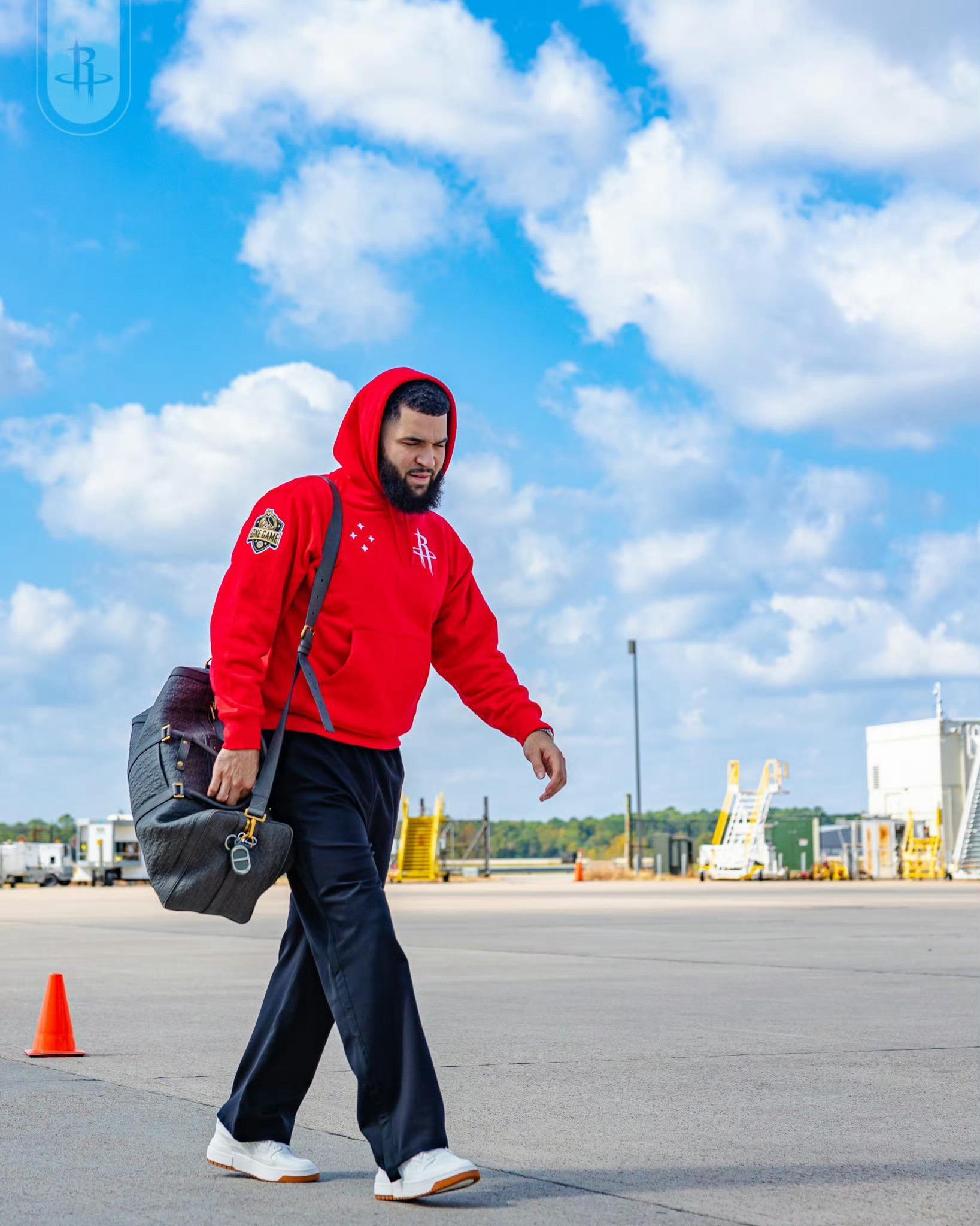 老范这腿脚也得去多伦多走亲访友[泪] ​​​