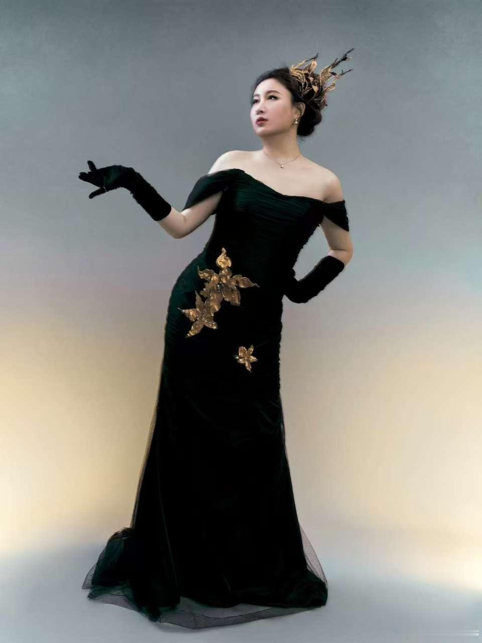 锤娜丽莎圆梦歌手舞台歌手2026圆梦歌手舞台的锤娜丽莎整装待发，锁定本周五直播，