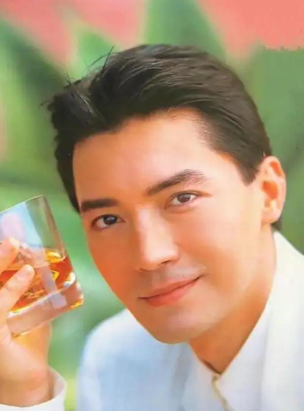 2006 年，一次采访时，尊龙对记者说：有很多女演员想要跟我生孩子，她们说：“你