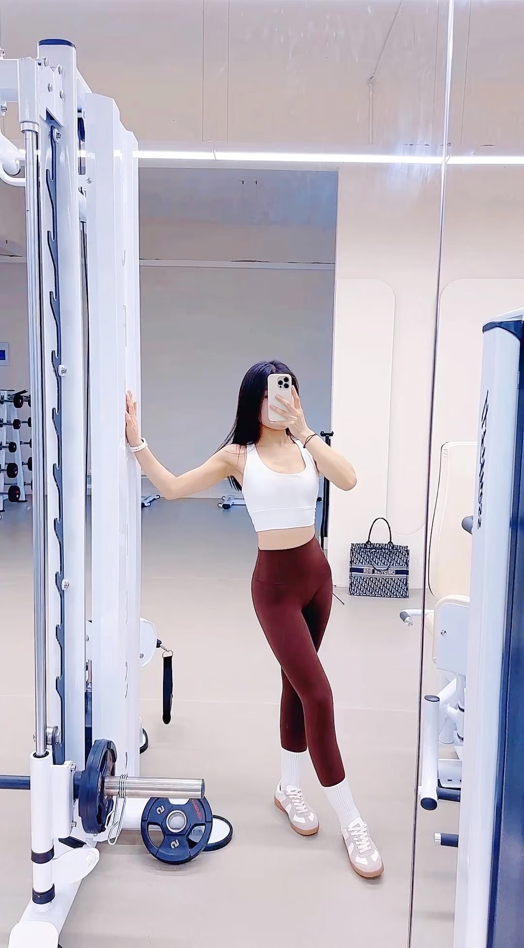 女孩子们都去给我健身