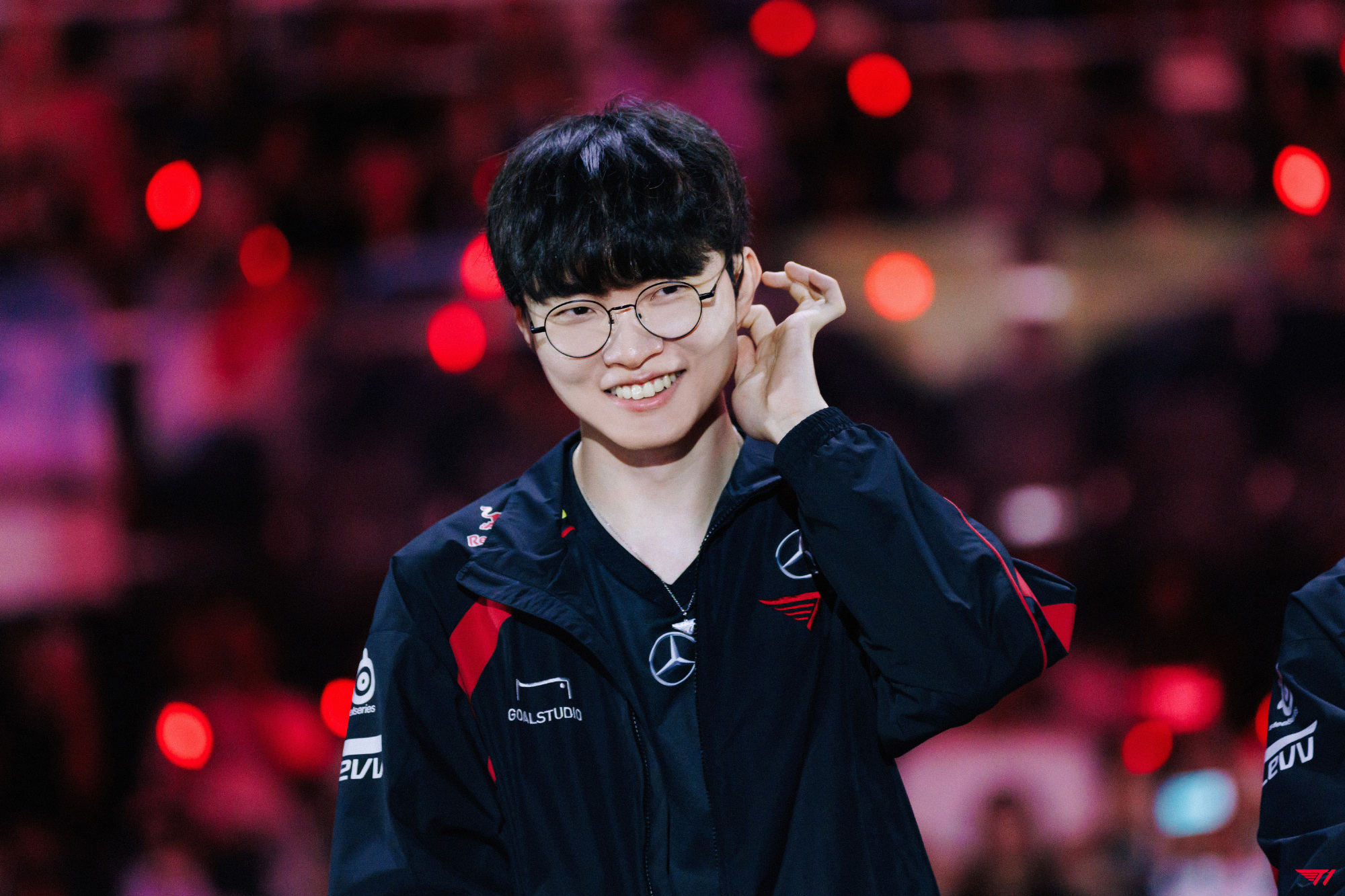 #EWC电竞世界杯##doinb谈LPL赛区现状# Faker！你到底什么时候老