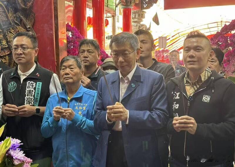 初五强攻台中！柯文哲率队宫庙走春 横扫4大选区

大年初五春节气氛仍浓，民众党前