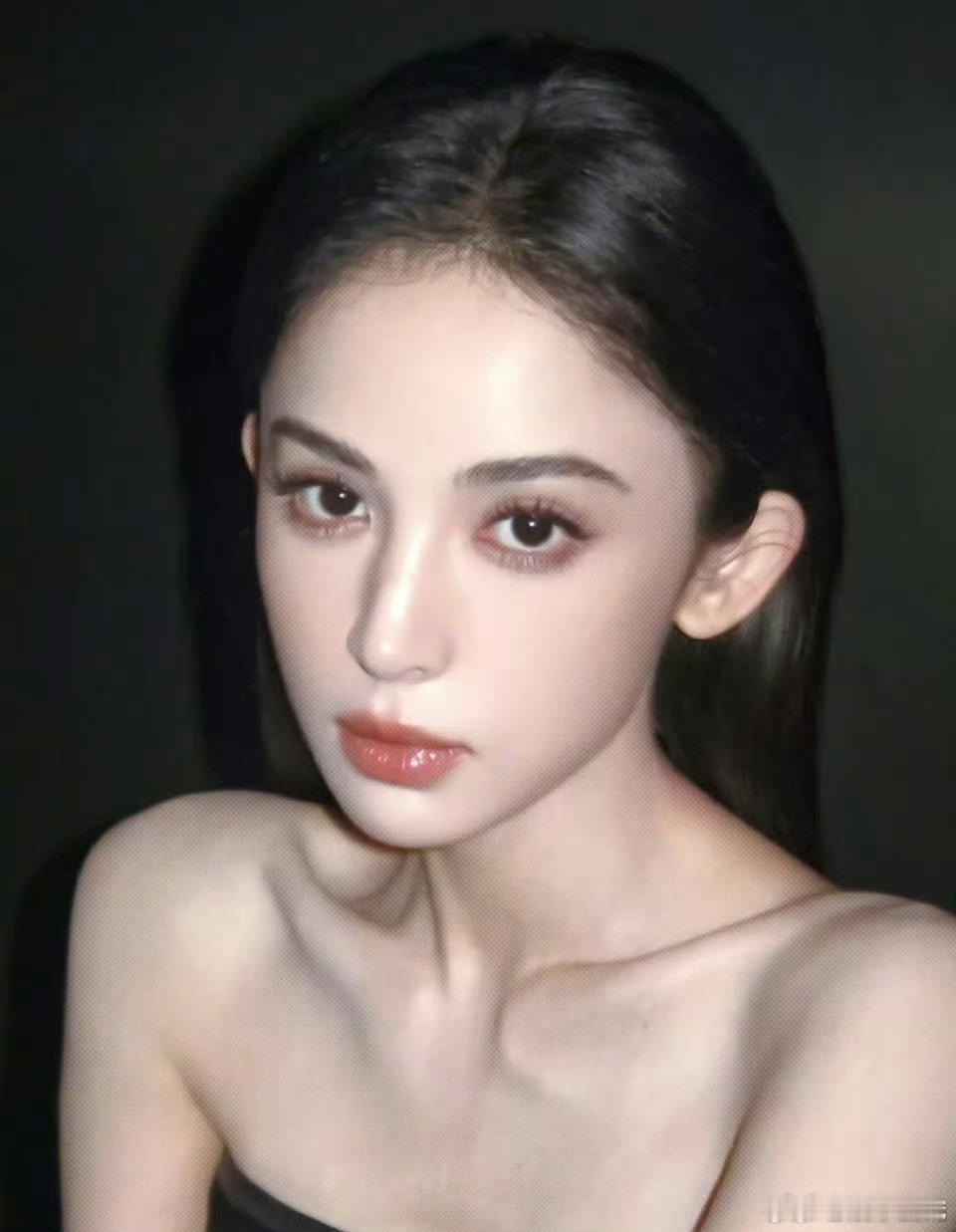 之前在节目里说自己美而自知的娜扎，大大方方毫不扭捏的性格，美成这样真的太难不自知